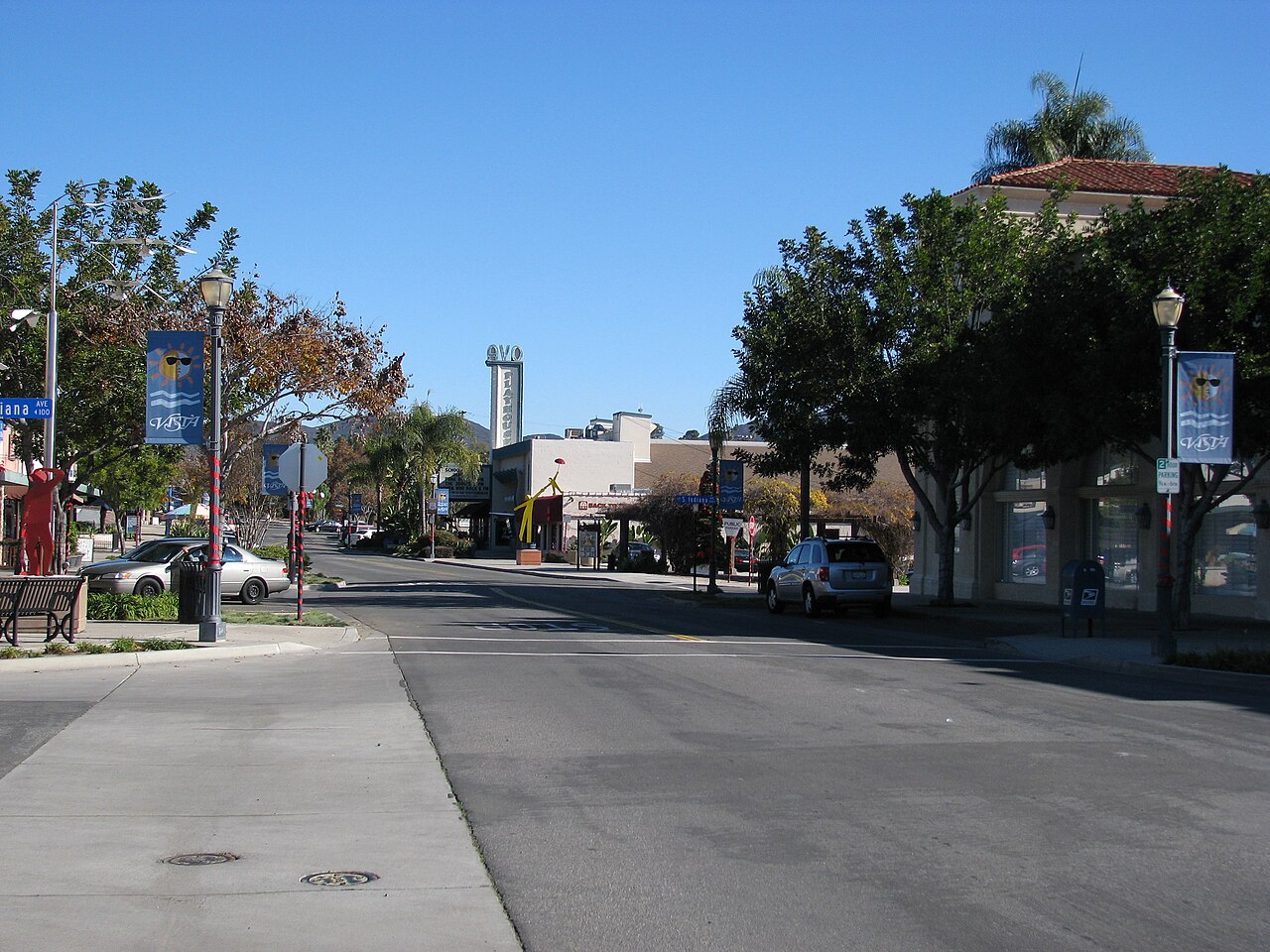 Downtown Vista, California — Main Street looking east